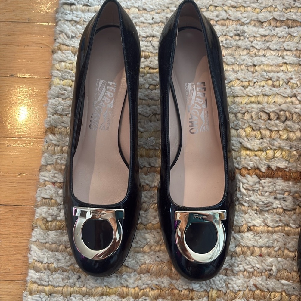 Salvatore Ferragamo patent leather shoes in 8.5